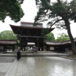 Dans l'enceinte de Meiji-jingu.