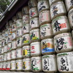 Les komodaru de saké dans Meiji-jingu, Tokyo.