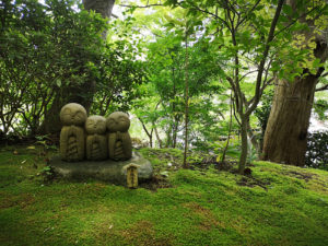 La nature a une grande part dans les lieux de culte au Japon...