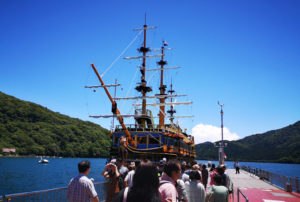 Ce bateau pirate est une des attractions bien connue à Hakone
